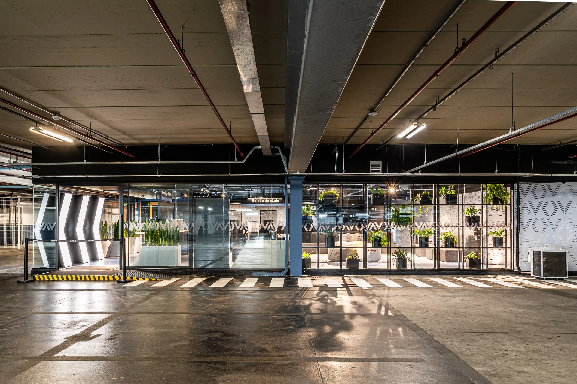 Kavak Campinas · Fachada interna